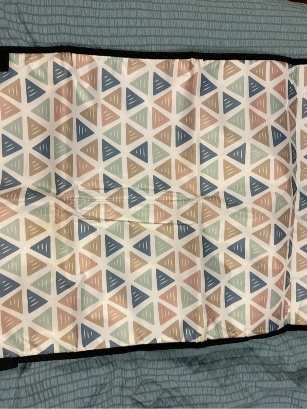 Geometric Triangle Pattern Changing Pad - Pastel Multi